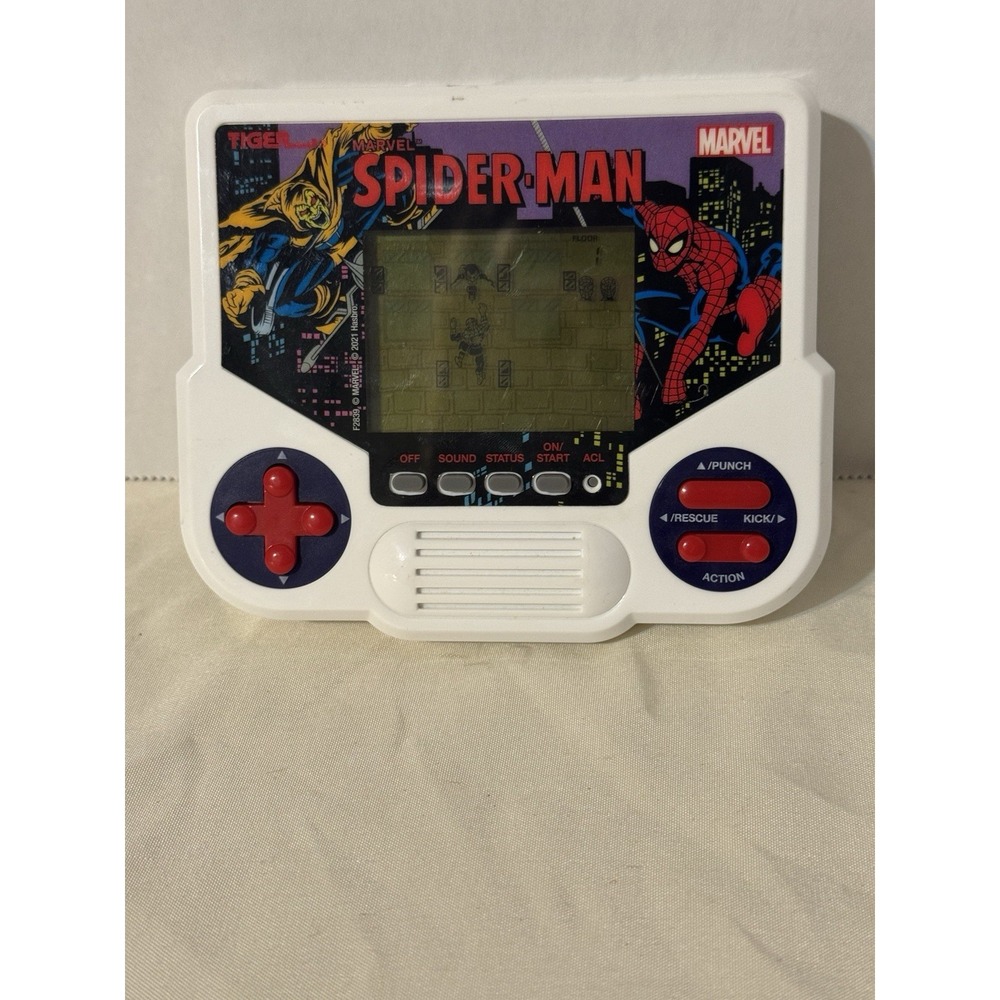 2020 Spider Man Hasbro Tiger Electronics Handheld Game Marvel - Works - Picture 2 of 7